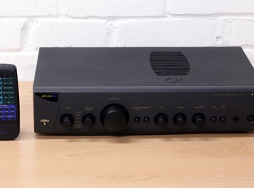 arcam alpha 9 amplifier with org.box but no remote