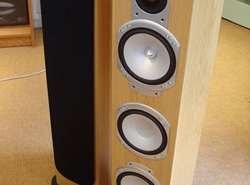 Monitor Audio Silver R8 Floor Standing Speakers